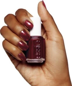 Essie Thigh High 52 - Bordeaux - Nagellak -Poeder - Foundation Winkel 1004x1200 2