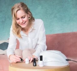 Miss Jules - 6-Delige Gellak Starterspakket - Nagellak - Kleur Rood, Zwart & Glitter - Glanzend & Dekkend Resultaat -Poeder - Foundation Winkel 1200x1110 3