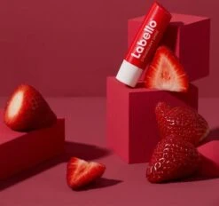 Labello Lippenbalsem Fruity Shine Strawberry Blister (5.5ml) -Poeder - Foundation Winkel 1200x1128