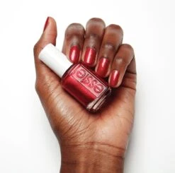 Essie Winter Collection Nagellak – 667 Knotty Or Nice - Rode Glitter Nagellak -Poeder - Foundation Winkel 1200x1190 11