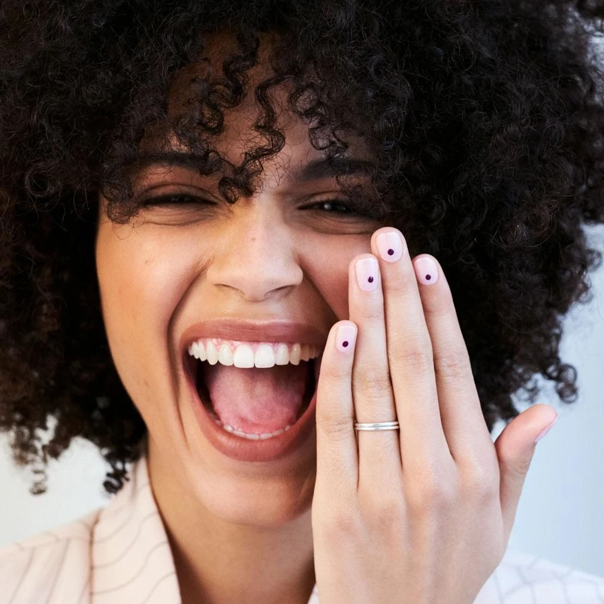 Bourjois 1 Seconde Nagellak - 13 Bouquet Of Roses 6 Bourjois 1 Seconde Nagellak - 13 Bouquet Of Roses - Afbeelding 4