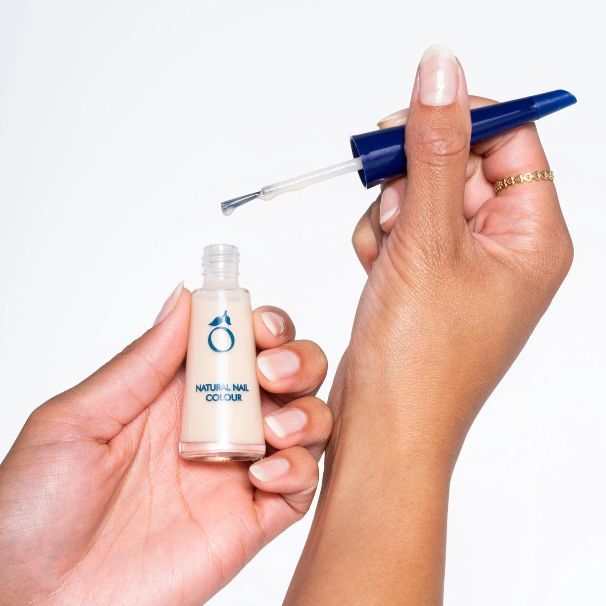 Herome Natural Nail Colour Salmon - Verstevigende Nagellak Met Een Natuurlijke Glans - 10ml. 10 Herome Natural Nail Colour Salmon - Verstevigende Nagellak Met Een Natuurlijke Glans - 10ml. - Afbeelding 8