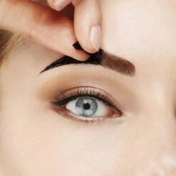 Maybelline New York Tattoo Brow Peel-Off Wenkbrauwgel - 2 Medium Brown - Bruin 37 Maybelline New York Tattoo Brow Peel-Off Wenkbrauwgel - 2 Medium Brown - Bruin -Poeder - Foundation Winkel 1200x1200 1317