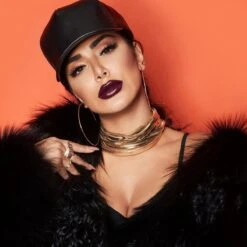 Huda Beauty Demi Matte Cream Lipstick - Révolutionnaire 13 Huda Beauty Demi Matte Cream Lipstick - Révolutionnaire -Poeder - Foundation Winkel 1200x1200 294