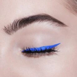 Bourjois Liner Pinceau Eyeliner - 04 Bleu Pop Art -Poeder - Foundation Winkel 1200x1200 820