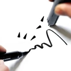 Joya Beauty® Eyeliner Met Wing Stempel | Zwarte Oog Stempel | 2 In 1 Eyeliner | Eyeliner Tool | Wing Eyeliner | Wing Stamp 16 Joya Beauty® Eyeliner Met Wing Stempel | Zwarte Oog Stempel | 2 In 1 Eyeliner | Eyeliner Tool | Wing Eyeliner | Wing Stamp -Poeder - Foundation Winkel 1200x1200 831