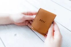 Merkloos Manicure Set - Travel Kit - Luxe 4-delige Set - Met Lederen Opbergetui - Voor Handverzorging - Voetverzorging - Gezichtsverzorging - Nagelschaartje -Poeder - Foundation Winkel 1200x800 28