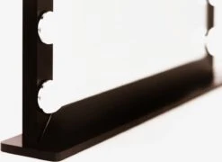 Make Up Spiegel Met Verlichting | Vivo | Hollywood Spiegel | Zwart | Touch | 3 Standen | 70x54 12 Make Up Spiegel Met Verlichting | Vivo | Hollywood Spiegel | Zwart | Touch | 3 Standen | 70x54 -Poeder - Foundation Winkel 1200x873 1