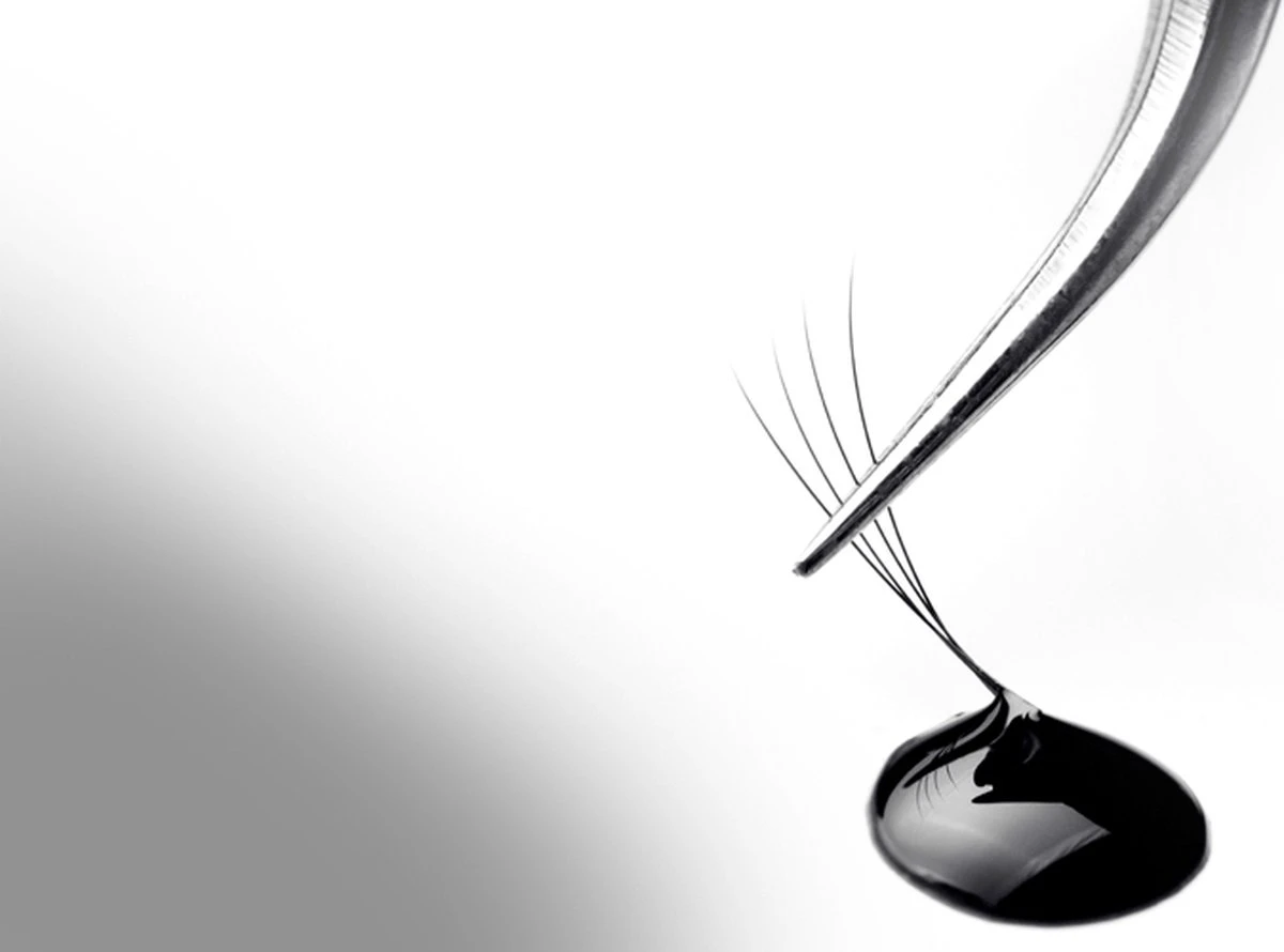 Lavertu Cosmetics - Wimperlijm - Wimperextensionslijm - 1-2sec Droogtijd - Langhoudend - Geen Irritatie - 9 Weken Retentie - Te Gebruiken In Moeilijke Omgevingsfactoren - 10ML 4 Lavertu Cosmetics - Wimperlijm - Wimperextensionslijm - 1-2sec Droogtijd - Langhoudend - Geen Irritatie - 9 Weken Retentie - Te Gebruiken In Moeilijke Omgevingsfactoren - 10ML - Afbeelding 2