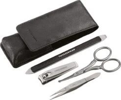 Tweezerman G.E.A.R. Grooming Set - Zwart - -Poeder - Foundation Winkel 1200x984 2