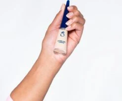 Herome Natural Nail Colour Salmon - Verstevigende Nagellak Met Een Natuurlijke Glans - 10ml. 14 Herome Natural Nail Colour Salmon - Verstevigende Nagellak Met Een Natuurlijke Glans - 10ml. -Poeder - Foundation Winkel 1200x995 4