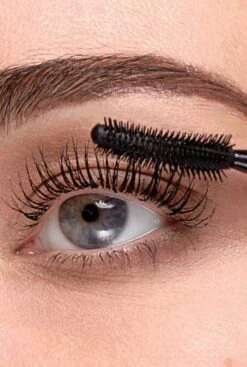 Maybelline Lash Sensational Full Fan Effect Mascara - 06 Burgundy Brown -Poeder - Foundation Winkel 807x1200 3