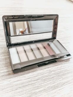 Rimmel London Rimmel Magnif'Eyes Eye Oogschaduw Palette - 003 Grunge Glamour 16 Rimmel London Rimmel Magnif'Eyes Eye Oogschaduw Palette - 003 Grunge Glamour -Poeder - Foundation Winkel 900x1200 15