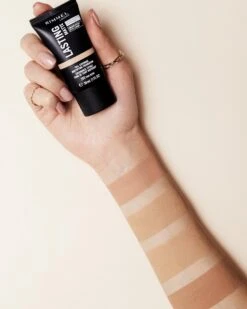 Rimmel London Lasting Matte Foundation - 100 Ivory -Poeder - Foundation Winkel 960x1200 1