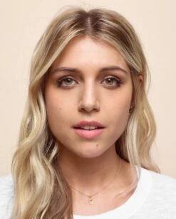 Rimmel London Lasting Matte Foundation - 200 Soft Beige -Poeder - Foundation Winkel 961x1200 2