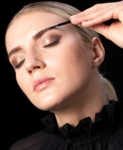 SYOSS Wenkbrauwverf 1-1 Zwart - 1 Stuk 12 SYOSS Wenkbrauwverf 1-1 Zwart - 1 Stuk -Poeder - Foundation Winkel 986x1200 3